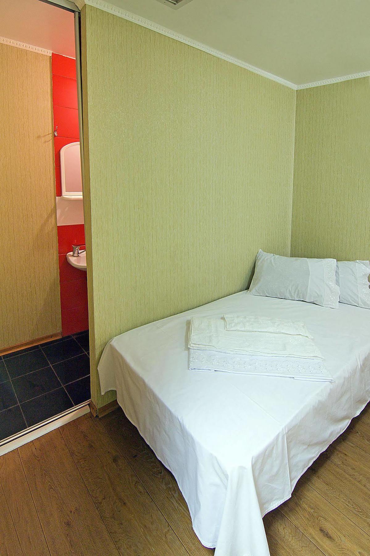 Tokyo Star Economy Hotel Odesa Exterior foto